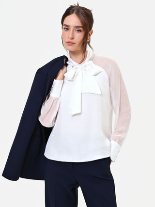 Blusa Studio bianca in misto seta con fiocco