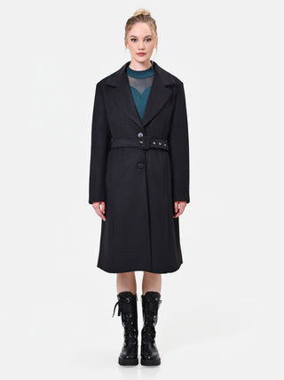 Cappotto nero con cintura e bottoni