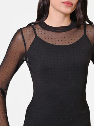 T-shirt nera doppiata in tulle con strass