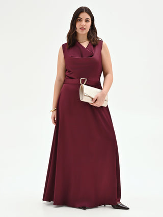 Abito lungo curvy bordeaux con scollo asimmetrico