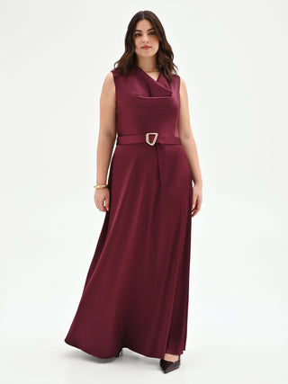 Abito lungo curvy bordeaux con scollo asimmetrico