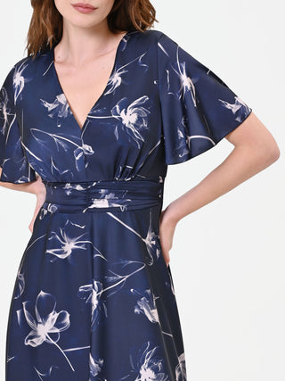 Abito lungo blu navy in raso con stampa a fiori