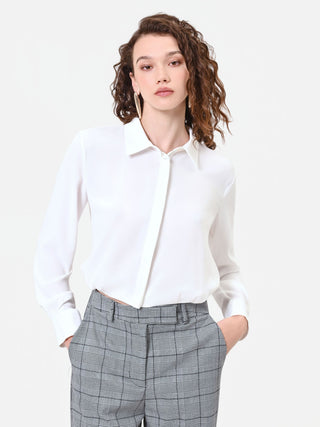 Camicia panna in raso con abbottonatura nascosta