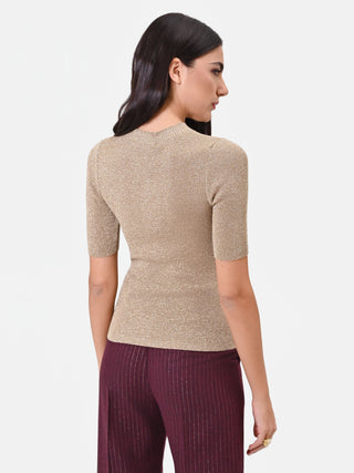 Maglia in viscosa oro con cut-out e bottoni gioiello