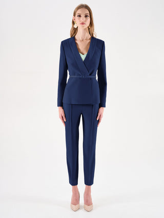 Giacca blu con cintura