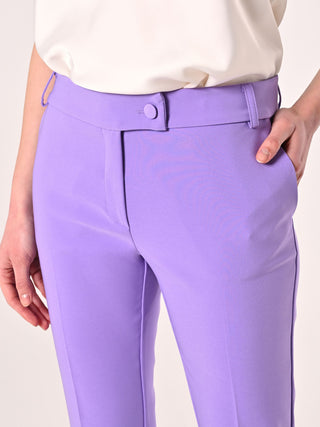 Pantalon lilas en tissu technique