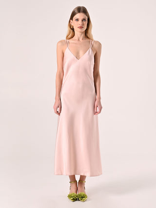 Robe jupon en satin rose pâle