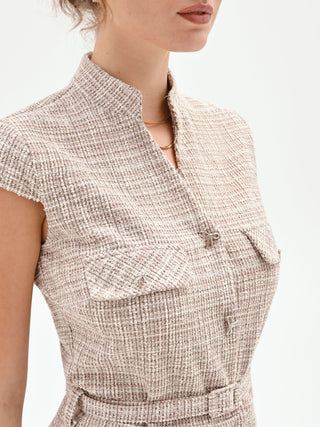 Hellbeiges Tweed-Etuikleid mit Gürtel
