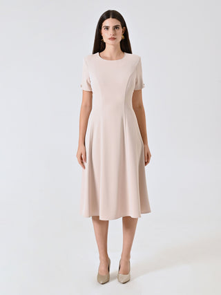 Kleid in hellem Beige mit Tellerrock