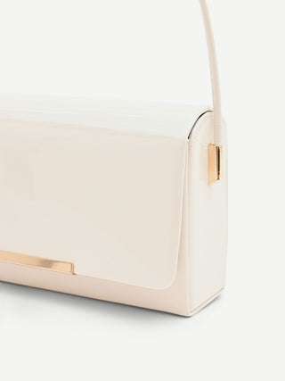 Pochette rigida beige effetto vernice