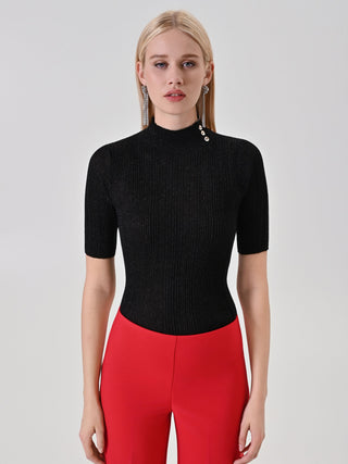 Maglia lupetto nera con bottoni decorativi