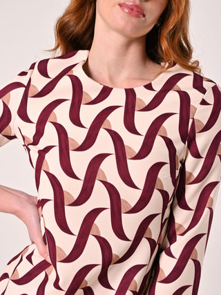 Bedrucktes Kleid aus technischem Gewebe
