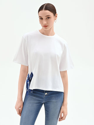 T-shirt bianca con foulard stampa bandana