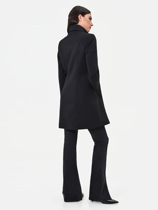 Cappotto nero con inserto trapuntato e bottoni dorati