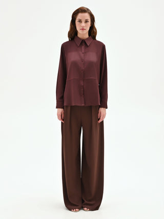 Schokobraune Bluse mit geometrischen Einsätzen