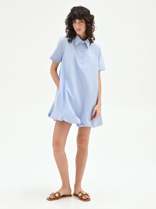 Hellblaues Hemdblusenkleid mit Ballon-Saum