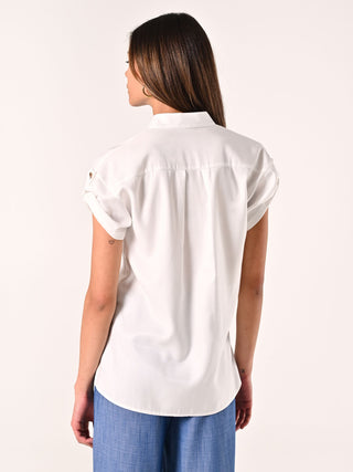 Weiße Bluse mit Schmuckknöpfen