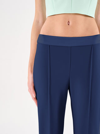 Blaue Zigarettenhose mit Kontrastbund