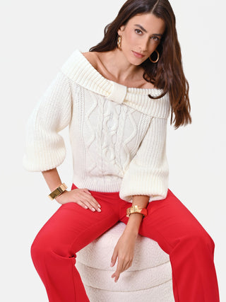 Maglia in lana bianco panna con scollo a barchetta