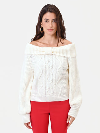 Maglia in lana bianco panna con scollo a barchetta