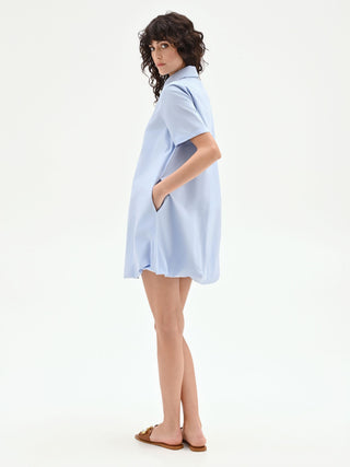 Hellblaues Hemdblusenkleid mit Ballon-Saum