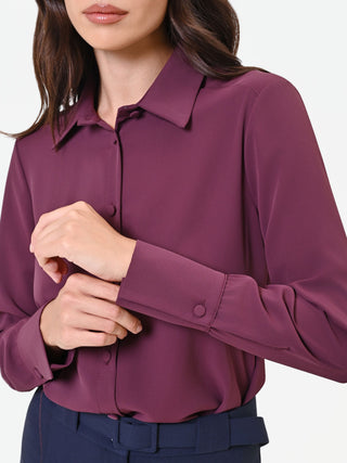 Satinbluse in Bordeauxrot