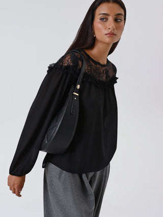 Blusa Nera con Carrè in Pizzo