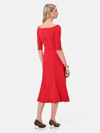 Abito midi rosso con scollo omerale