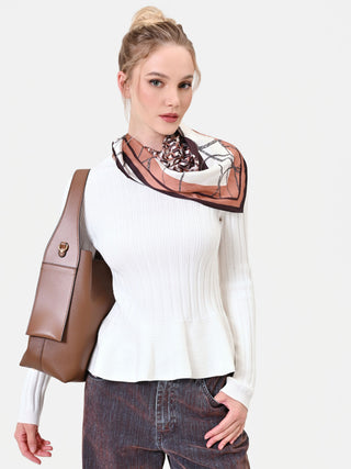 Maglia in viscosa panna con balza svasata