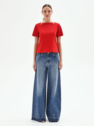 T-shirt rossa con dettagli oro