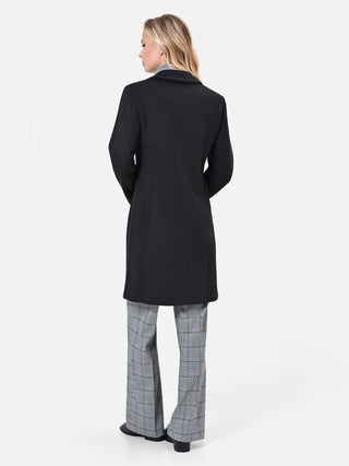 Cappotto nero monopetto dal taglio dritto in velour