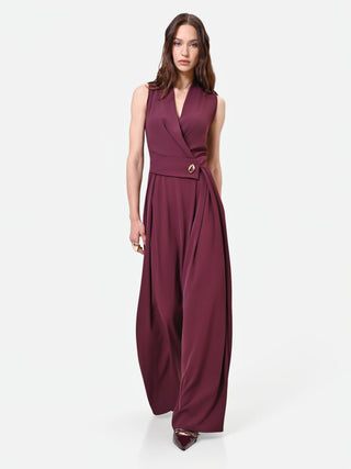 Tuta bordeaux fluida con bottone design